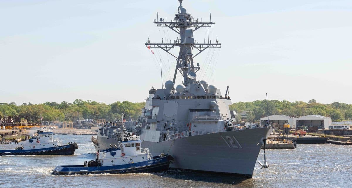 DESTROYER FRANK E. PETERSEN JR. (DDG 121) SAILED AWAY FROM INGALLS SHIPBUILDING